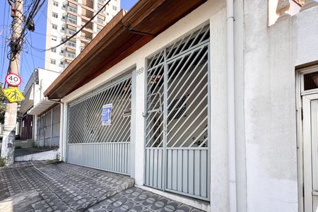 Casa à venda com 200m², 4 quartos e 2 vagas Casa à venda com 200m², 4 quartos e 2 vagasFachada