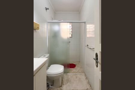 Casa à venda com 200m², 4 quartos e 2 vagas Casa à venda com 200m², 4 quartos e 2 vagasBanheiro Social