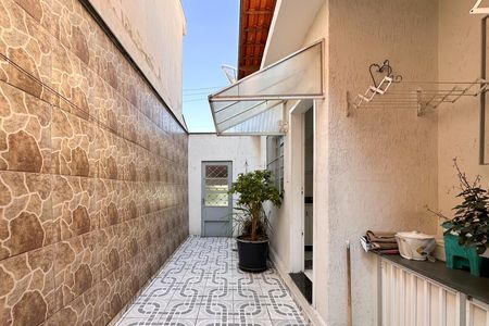 Casa à venda com 200m², 4 quartos e 2 vagas Casa à venda com 200m², 4 quartos e 2 vagasQuintal