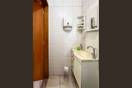 Casa à venda com 200m², 4 quartos e 2 vagas Casa à venda com 200m², 4 quartos e 2 vagasBanheiro Social - Casa 2