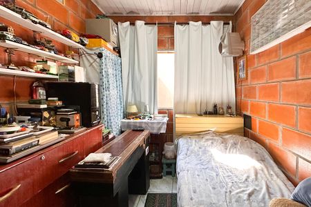 Casa à venda com 200m², 4 quartos e 2 vagas Casa à venda com 200m², 4 quartos e 2 vagasQuarto - Casa 2