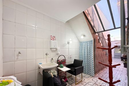 Casa à venda com 200m², 4 quartos e 2 vagas Casa à venda com 200m², 4 quartos e 2 vagasEscritório