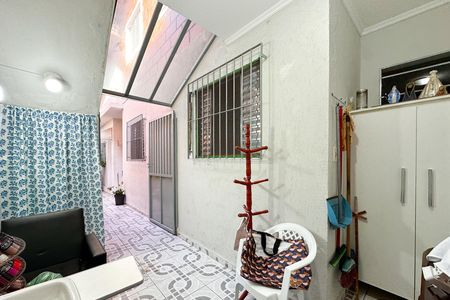 Casa à venda com 200m², 4 quartos e 2 vagas Casa à venda com 200m², 4 quartos e 2 vagasEscritório