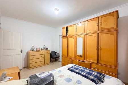 Casa à venda com 200m², 4 quartos e 2 vagas Casa à venda com 200m², 4 quartos e 2 vagasSuíte
