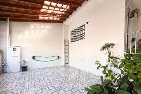 Casa à venda com 200m², 4 quartos e 2 vagas Casa à venda com 200m², 4 quartos e 2 vagasGaragem