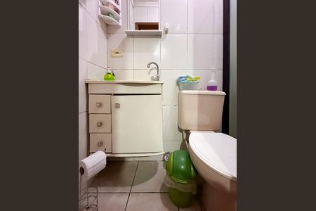 Casa à venda com 200m², 4 quartos e 2 vagas Casa à venda com 200m², 4 quartos e 2 vagasBanheiro Social - Casa 2
