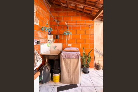 Casa à venda com 200m², 4 quartos e 2 vagas Casa à venda com 200m², 4 quartos e 2 vagasÁrea de Serviço - Casa 2