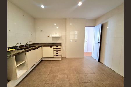 Apartamento à venda com 168m², 4 quartos e 1 vaga