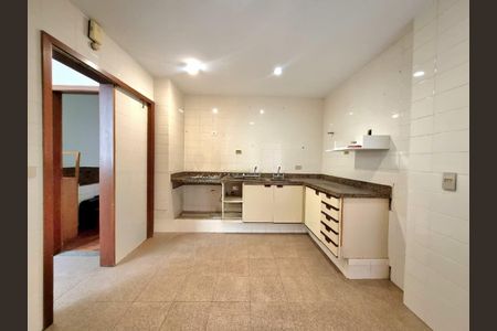 Apartamento à venda com 168m², 4 quartos e 1 vaga