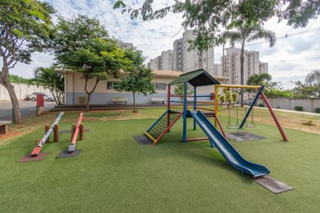 Apartamento para alugar com 50m², 2 quartos e 1 vaga Apartamento para alugar com 50m², 2 quartos e 1 vagaÁrea comum - Playground