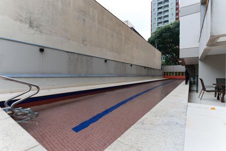 Apartamento à venda com 33m², 1 quarto e 1 vaga Apartamento à venda com 33m², 1 quarto e 1 vagaÁrea comum - Piscina