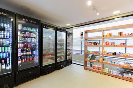 Apartamento à venda com 33m², 1 quarto e 1 vaga Apartamento à venda com 33m², 1 quarto e 1 vagaÁrea comum - Mini-mercado