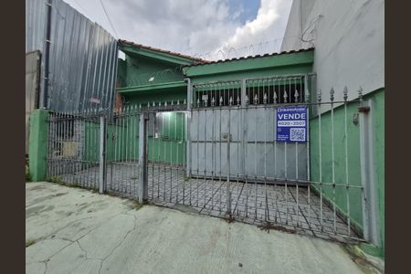Casa à venda com 80m², 2 quartos e 2 vagas Casa à venda com 80m², 2 quartos e 2 vagasFachada