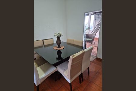 Casa para alugar com 426m², 3 quartos e 4 vagas Casa para alugar com 426m², 3 quartos e 4 vagasSala de Jantar