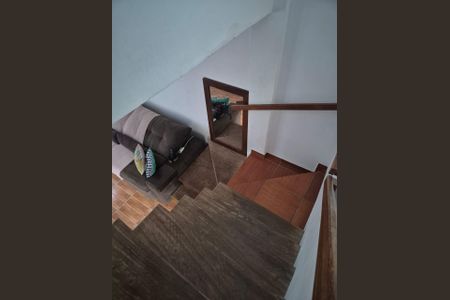 Casa para alugar com 426m², 3 quartos e 4 vagas Casa para alugar com 426m², 3 quartos e 4 vagasEscada