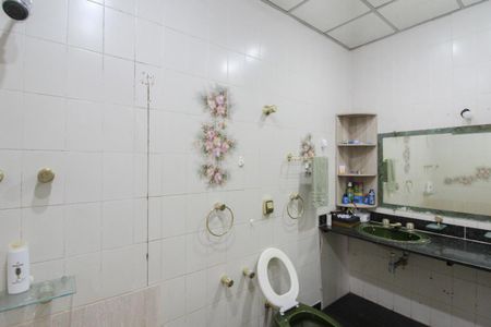 Casa à venda com 527m², 8 quartos e 10 vagasBanheiro da Suíte 1