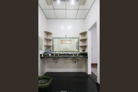 Casa à venda com 527m², 8 quartos e 10 vagasBanheiro da Suíte 1