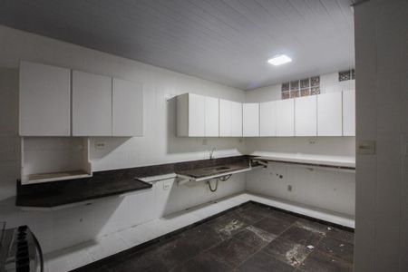 Casa à venda com 527m², 8 quartos e 10 vagasCozinha