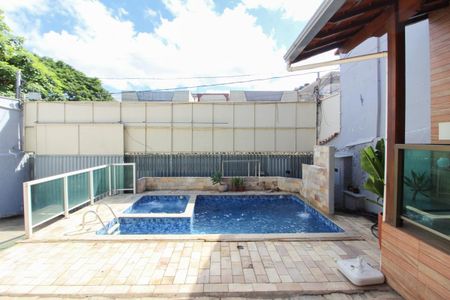 Casa à venda com 527m², 8 quartos e 10 vagasPiscina