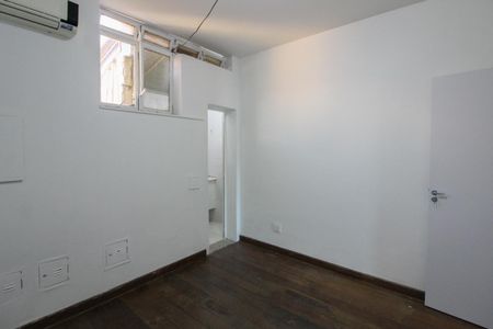 Casa à venda com 527m², 8 quartos e 10 vagasSuíte 3