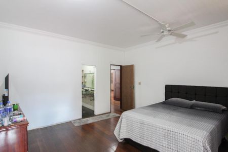 Casa à venda com 527m², 8 quartos e 10 vagasSuíte 1