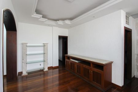 Casa à venda com 527m², 8 quartos e 10 vagasSala de Jantar