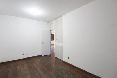 Casa à venda com 527m², 8 quartos e 10 vagasSuíte 2