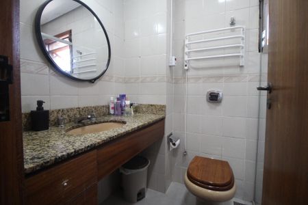 Apartamento à venda com 183m², 3 quartos e 2 vagasBanheiro da Suíte 1