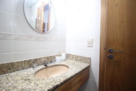 Apartamento à venda com 183m², 3 quartos e 2 vagasBanheiro