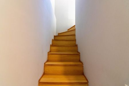 Apartamento para alugar com 54m², 1 quarto e 1 vagaEscada