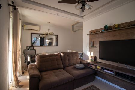 Sala de apartamento para alugar com 2 quartos, 55m² em Irajá, Rio de Janeiro