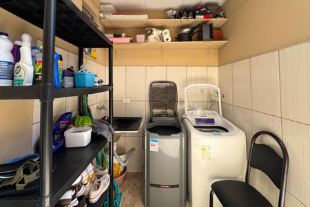 Casa à venda com 117m², 3 quartos e 2 vagasÁrea de Serviço