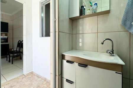 Casa à venda com 117m², 3 quartos e 2 vagasBanheiro Social