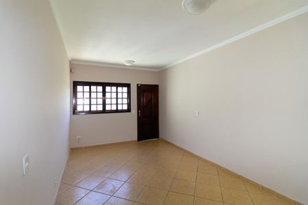 Casa para alugar com 240m², 3 quartos e 6 vagasSala
