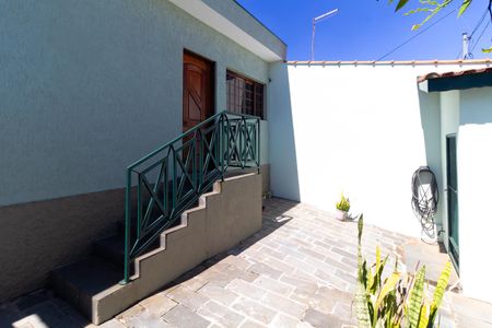 Casa para alugar com 240m², 3 quartos e 6 vagasEntrada 