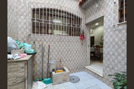 Casa à venda com 250m², 4 quartos e 2 vagas Casa à venda com 250m², 4 quartos e 2 vagasQuintal