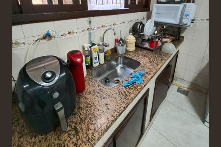 Casa à venda com 250m², 4 quartos e 2 vagas Casa à venda com 250m², 4 quartos e 2 vagasCozinha