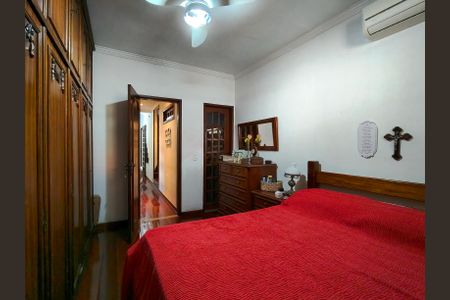 Casa à venda com 250m², 4 quartos e 2 vagas Casa à venda com 250m², 4 quartos e 2 vagasSuíte