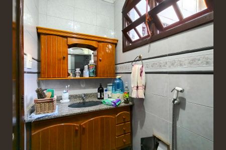 Casa à venda com 250m², 4 quartos e 2 vagas Casa à venda com 250m², 4 quartos e 2 vagasBanheiro Corredor