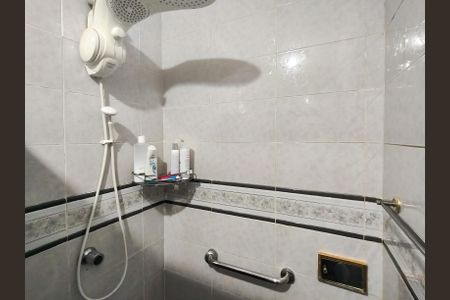 Casa à venda com 250m², 4 quartos e 2 vagas Casa à venda com 250m², 4 quartos e 2 vagasBanheiro Corredor