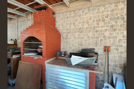 Casa à venda com 250m², 4 quartos e 2 vagas Casa à venda com 250m², 4 quartos e 2 vagasChurrasqueira