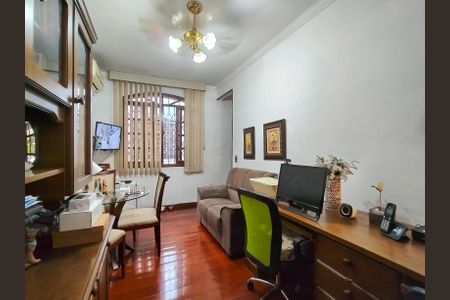 Casa à venda com 250m², 4 quartos e 2 vagas Casa à venda com 250m², 4 quartos e 2 vagasQuarto 1