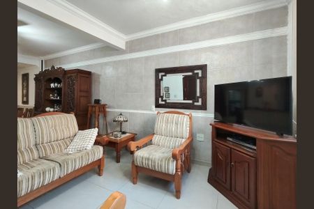 Casa à venda com 250m², 4 quartos e 2 vagas Casa à venda com 250m², 4 quartos e 2 vagasSala