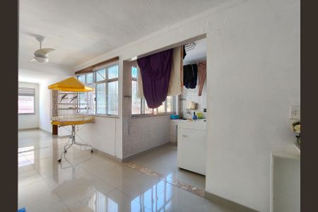 Casa à venda com 250m², 4 quartos e 2 vagas Casa à venda com 250m², 4 quartos e 2 vagasÁrea de Serviço