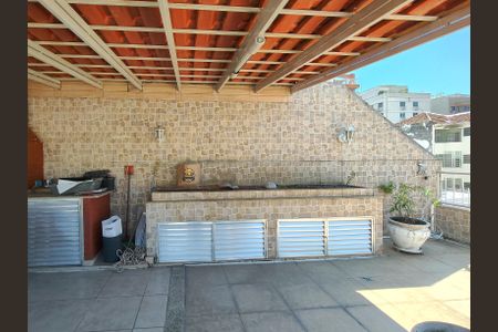 Casa à venda com 250m², 4 quartos e 2 vagas Casa à venda com 250m², 4 quartos e 2 vagasChurrasqueira