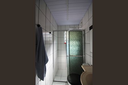 Banheiro Social de casa à venda com 1 quarto, 170m² em Condomínio Maracanã, Santo André