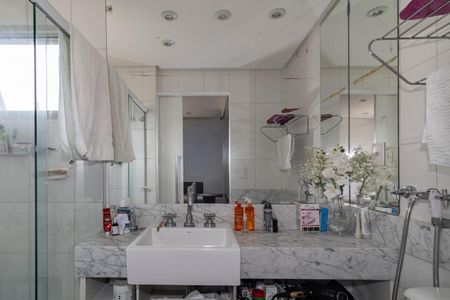 Apartamento à venda com 68m², 3 quartos e 2 vagasBanheiro da Suíte