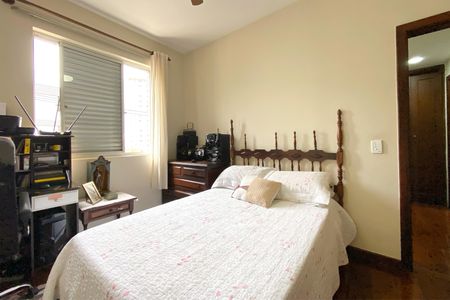 Apartamento à venda com 125m², 3 quartos e 2 vagasQuarto 2