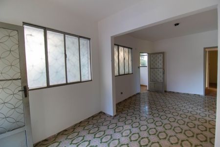 Casa à venda com 210m², 5 quartos e 1 vaga