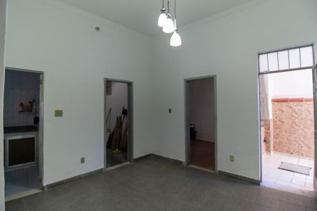 Casa à venda com 210m², 5 quartos e 1 vaga